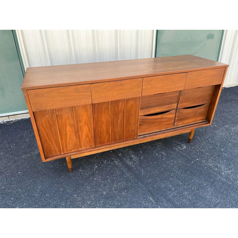 1960s Hooker Mainline 10-Drawer Walnut Long Dresser With Reversible Sliding Doors