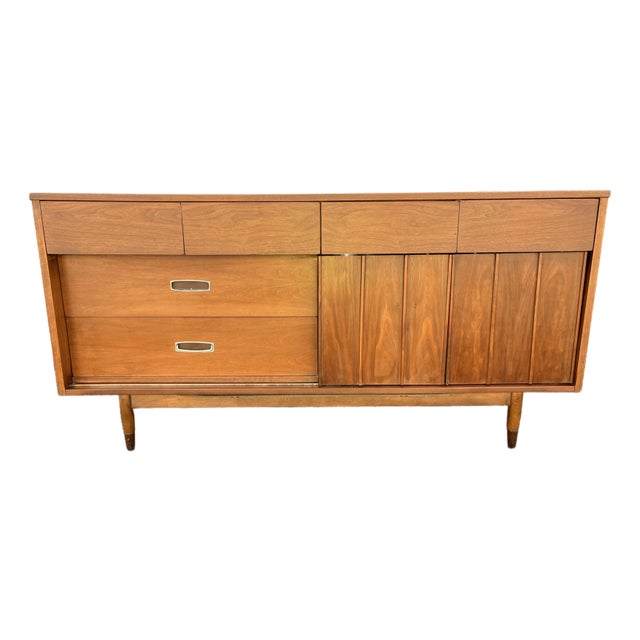 1960s Hooker Mainline 10-Drawer Walnut Long Dresser With Reversible Sliding Doors