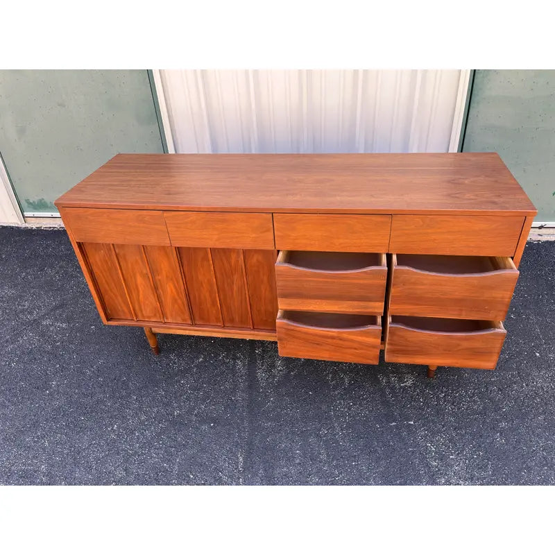 1960s Hooker Mainline 10-Drawer Walnut Long Dresser With Reversible Sliding Doors