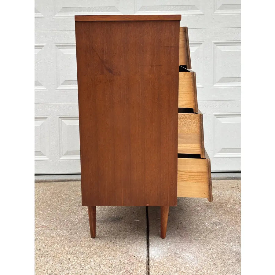 1960s Ward Furniture Mid-Century Modern 4-Drawer Chest of Drawers