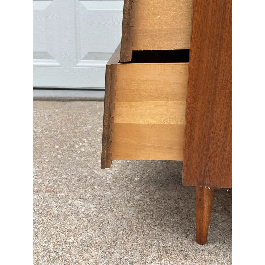1960s Ward Furniture Mid-Century Modern 4-Drawer Chest of Drawers