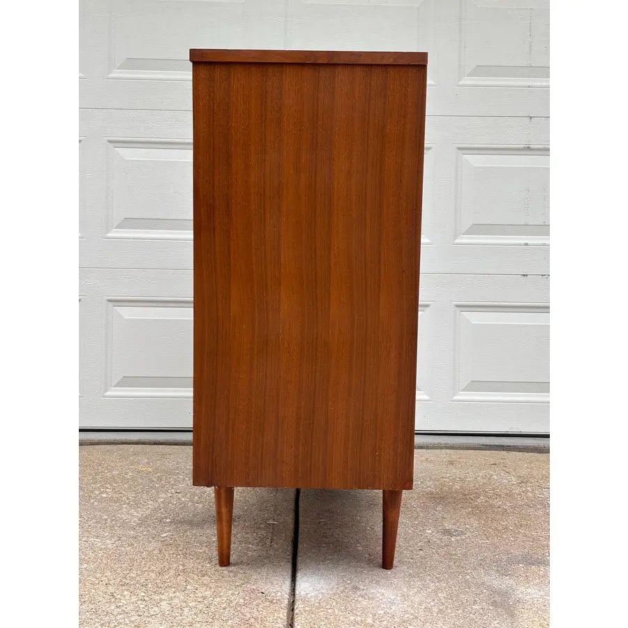 1960s Ward Furniture Mid-Century Modern 4-Drawer Chest of Drawers