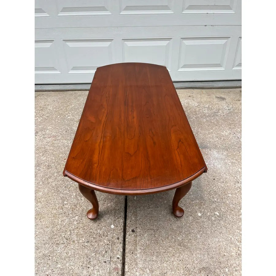 1970s Henkel Harris Queen Anne Cherry Drop Leaf Oval Coffee Table