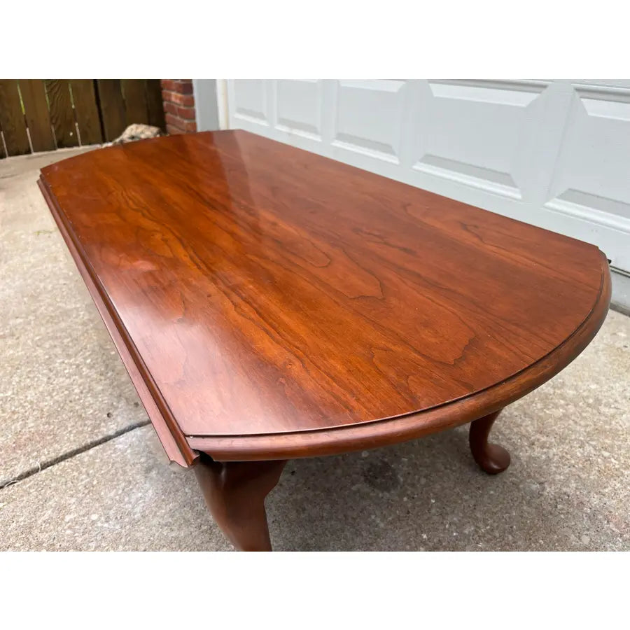 1970s Henkel Harris Queen Anne Cherry Drop Leaf Oval Coffee Table
