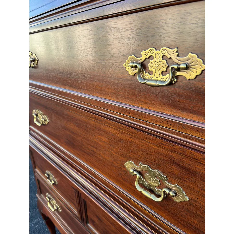 1980s Davis Cabinet Co Queen Anne Cherry Flat Top Highboy Chest of Drawers