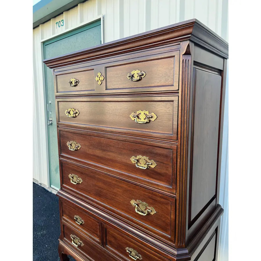 1980s Davis Cabinet Co Queen Anne Cherry Flat Top Highboy Chest of Drawers
