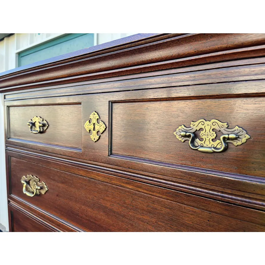 1980s Davis Cabinet Co Queen Anne Cherry Flat Top Highboy Chest of Drawers