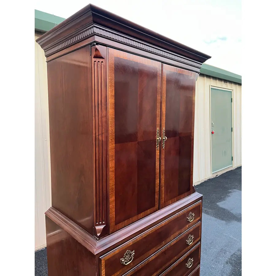 1980s Hickory White "The American Masterpiece Collection" Georgian Style Banded Mahogany Media Armoire