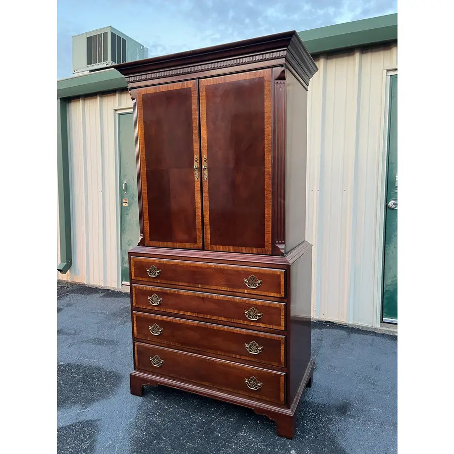 1980s Hickory White "The American Masterpiece Collection" Georgian Style Banded Mahogany Media Armoire