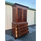 1980s Hickory White "The American Masterpiece Collection" Georgian Style Banded Mahogany Media Armoire