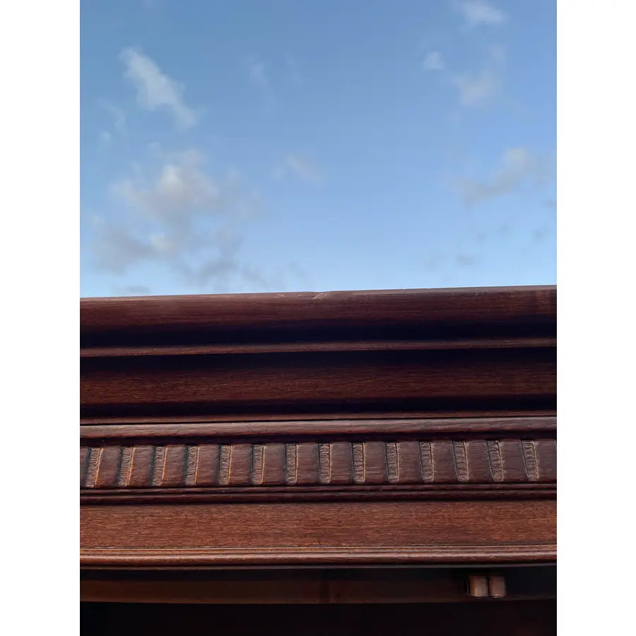 1980s Hickory White "The American Masterpiece Collection" Georgian Style Banded Mahogany Media Armoire