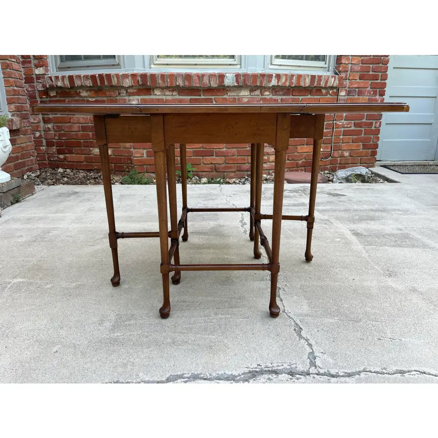 Henredon Mid Century Modern Inlaid Walnut Gateleg Table