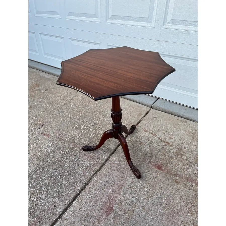Scalloped Edge Inlaid Octagonal Mahogany Lamp Side Table