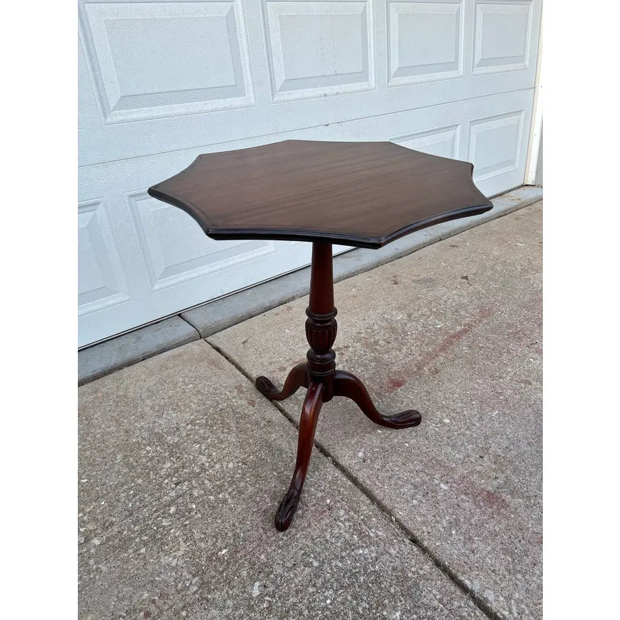 Scalloped Edge Inlaid Octagonal Mahogany Lamp Side Table