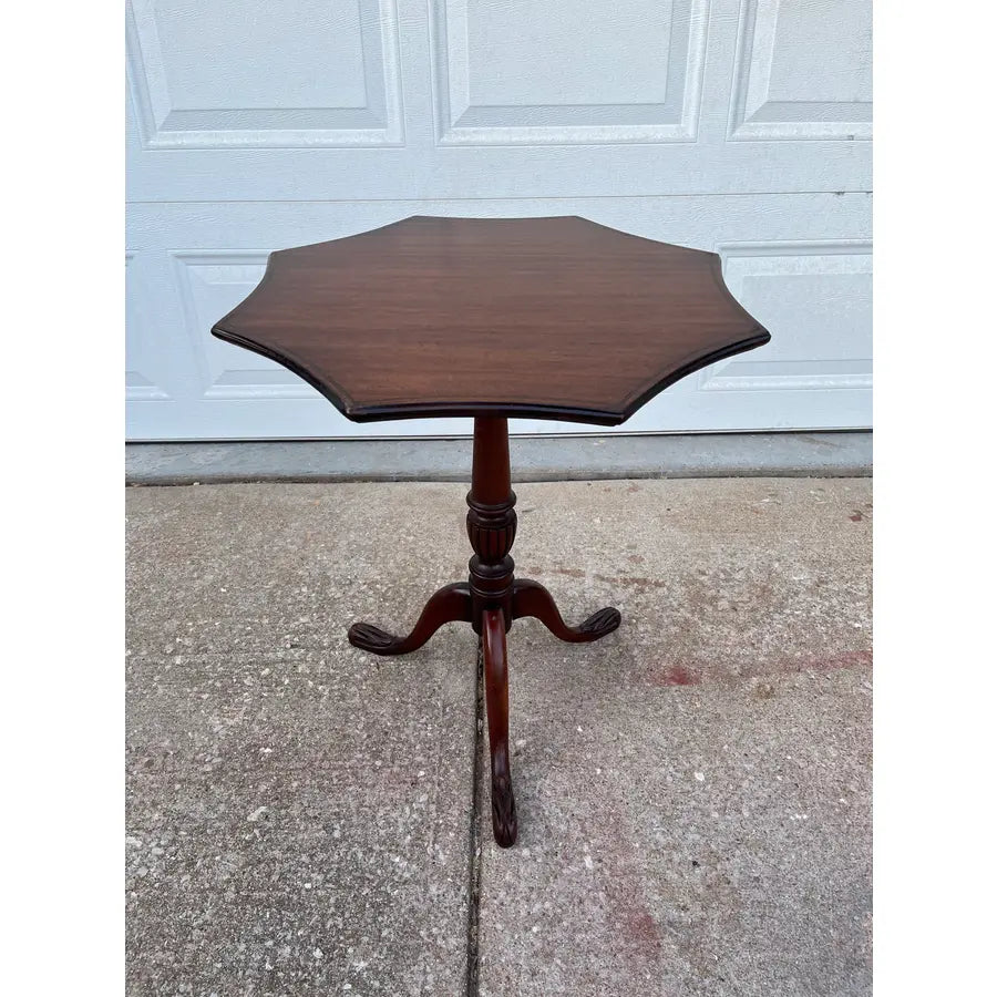 Scalloped Edge Inlaid Octagonal Mahogany Lamp Side Table