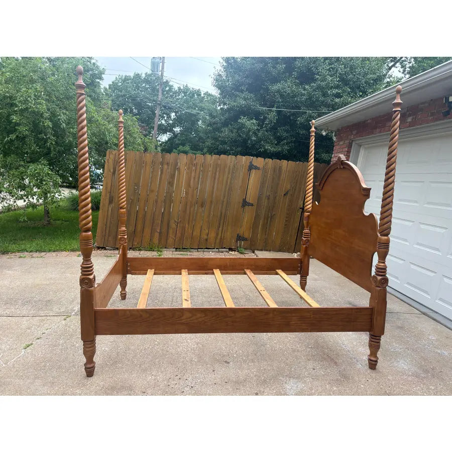 Traditional Oak Queen Size Rope Twist Four Poster Bed Frame